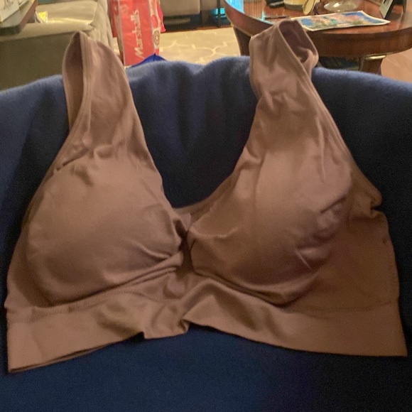 Kinyaoyao NWT 3 Pack of Wine, Pink & Blue XL sports bras with removable pads. - Picture 4 of 6